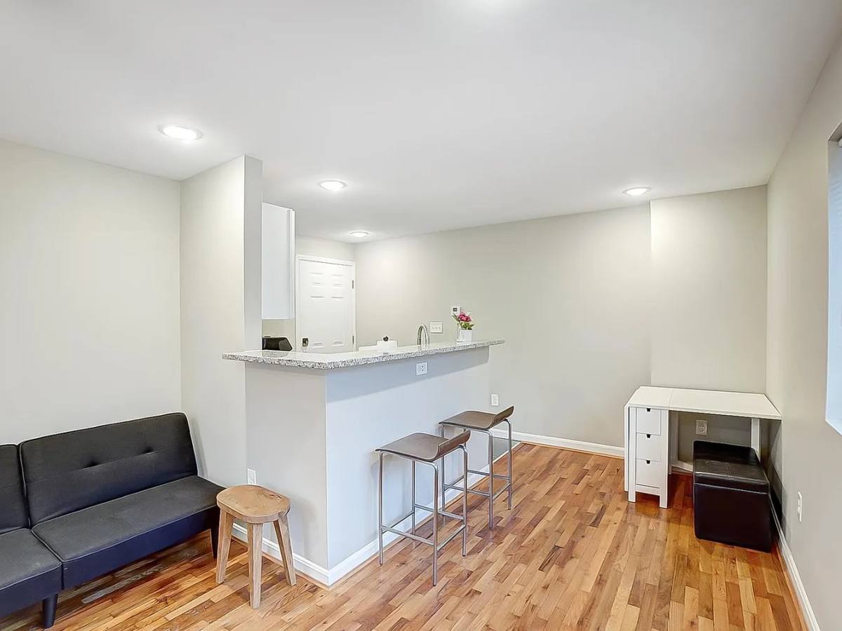 Apartment for rent at 2341 Burnet Ave #8, Cincinnati, OH 45219