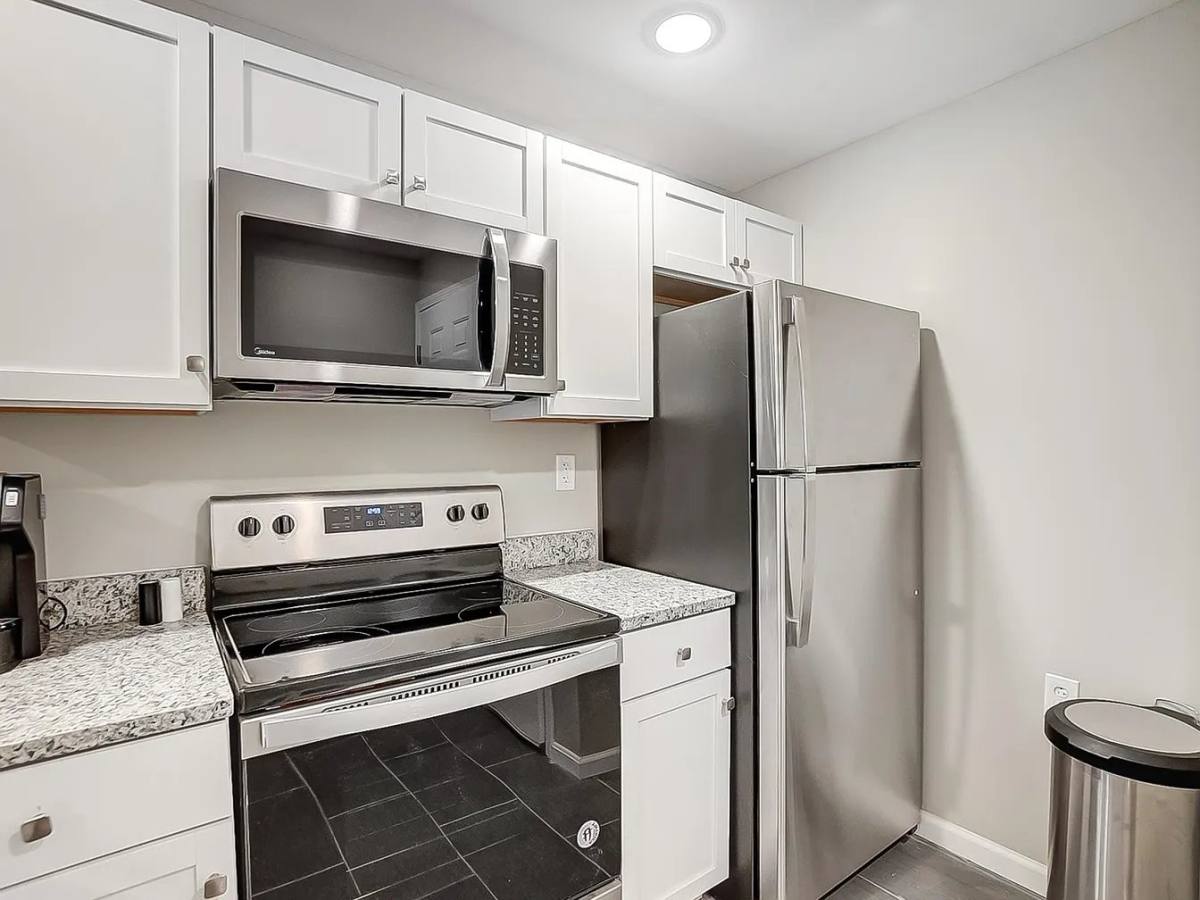 Apartment for rent at 2341 Burnet Ave #8, Cincinnati, OH 45219