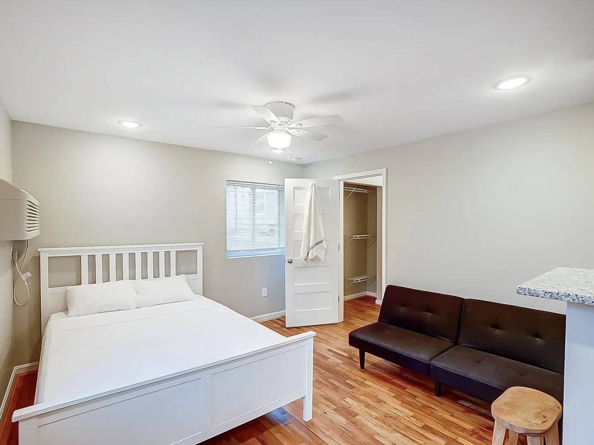 Apartment for rent at 2341 Burnet Ave #8, Cincinnati, OH 45219