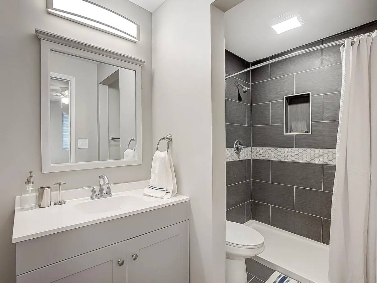 Apartment for rent at 2341 Burnet Ave #8, Cincinnati, OH 45219