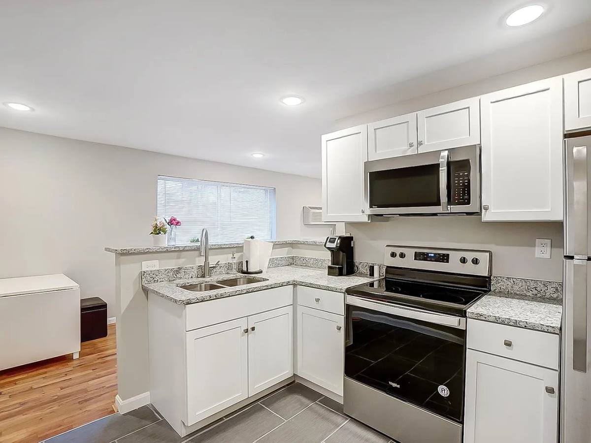 Apartment for rent at 2341 Burnet Ave #8, Cincinnati, OH 45219