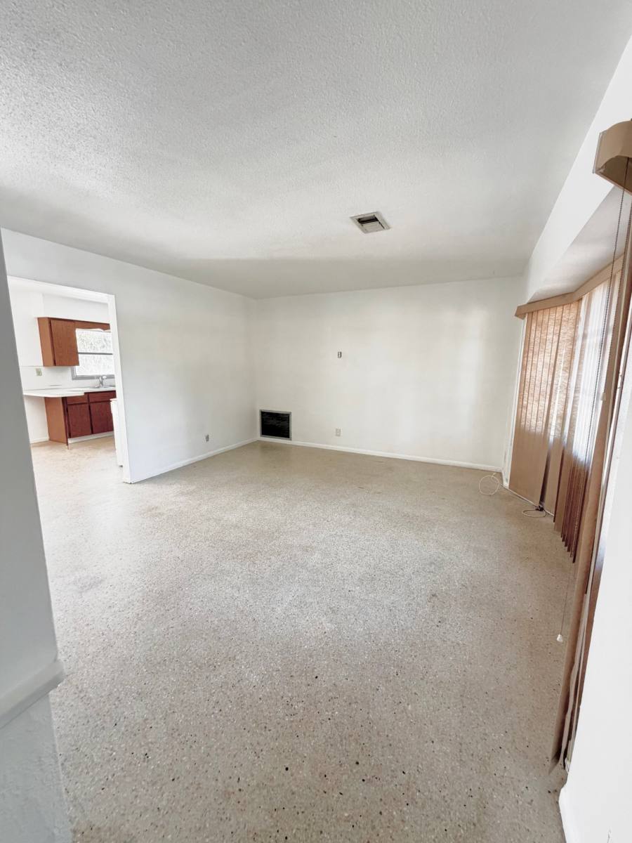 House for rent at 2612 68th Ave N, Saint Petersburg, FL 33702