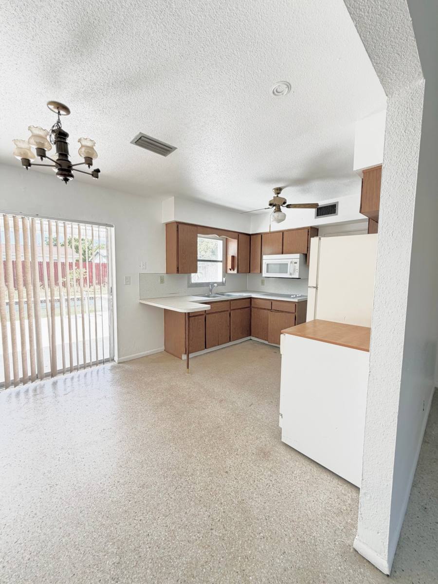 House for rent at 2612 68th Ave N, Saint Petersburg, FL 33702