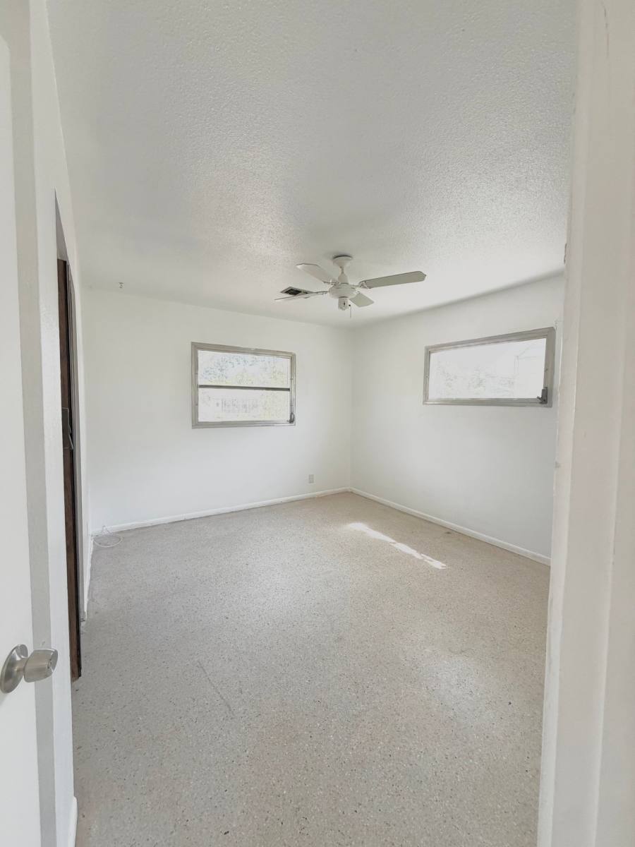 House for rent at 2612 68th Ave N, Saint Petersburg, FL 33702