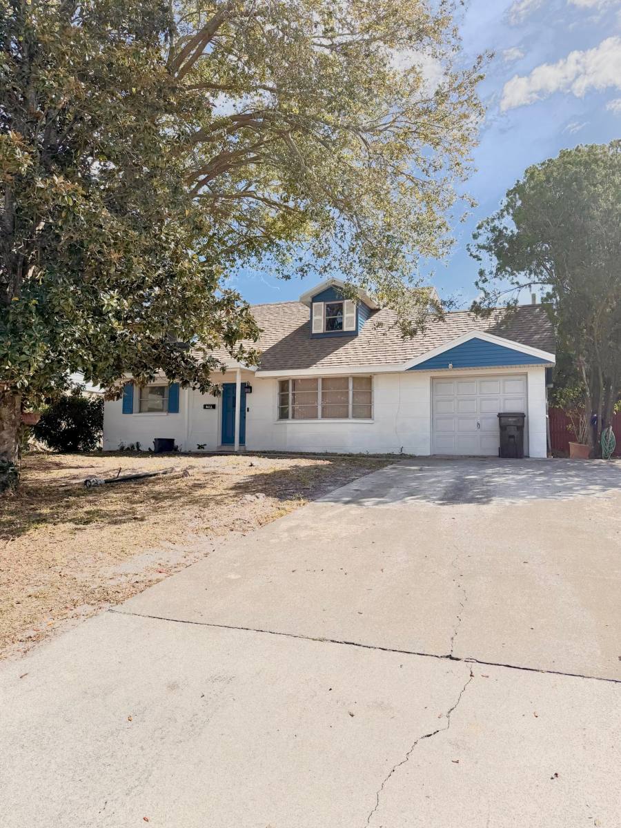 House for rent at 2612 68th Ave N, Saint Petersburg, FL 33702