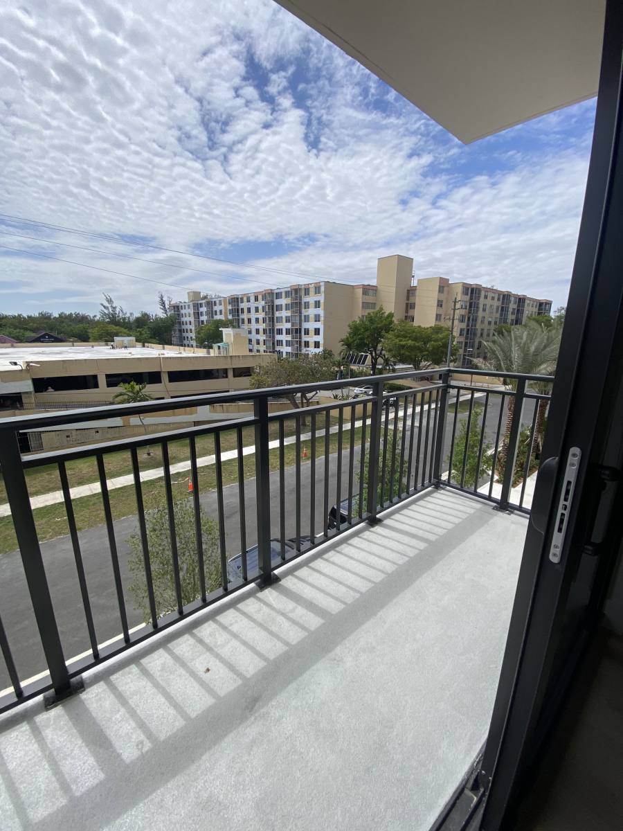Apartment for rent at 2555 NE 179th St, Miami, FL 33162