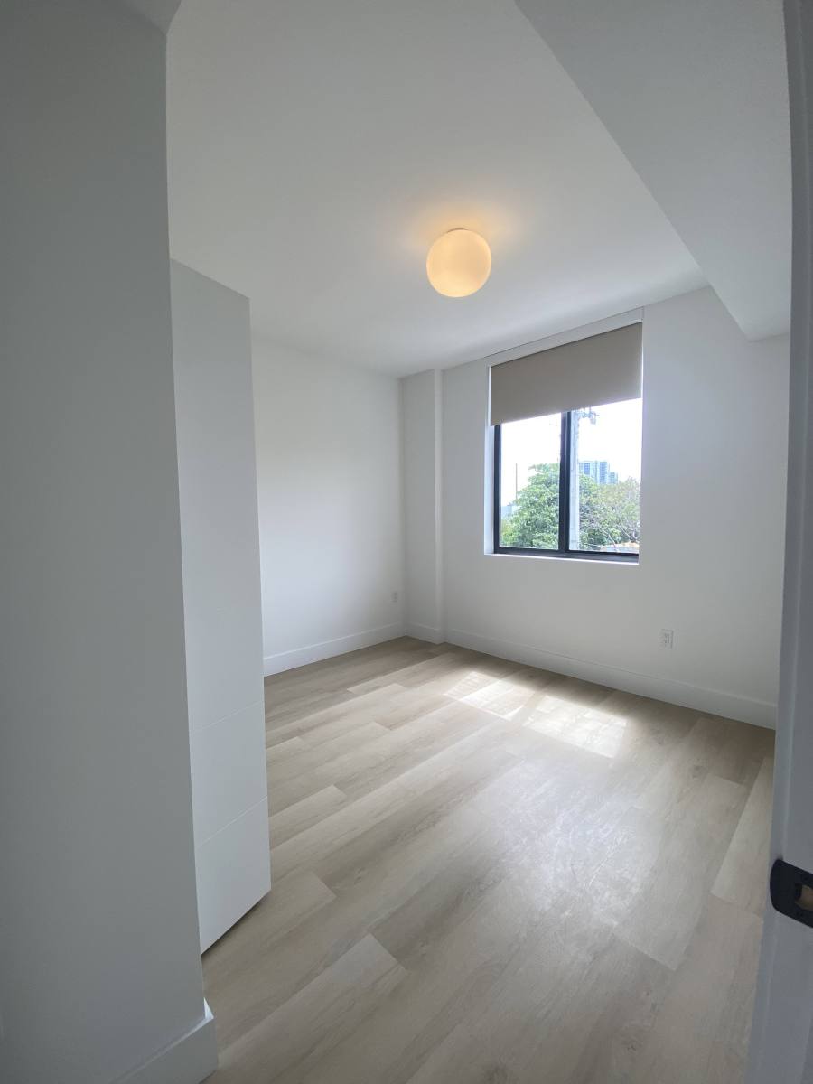 Apartment for rent at 2555 NE 179th St, Miami, FL 33162