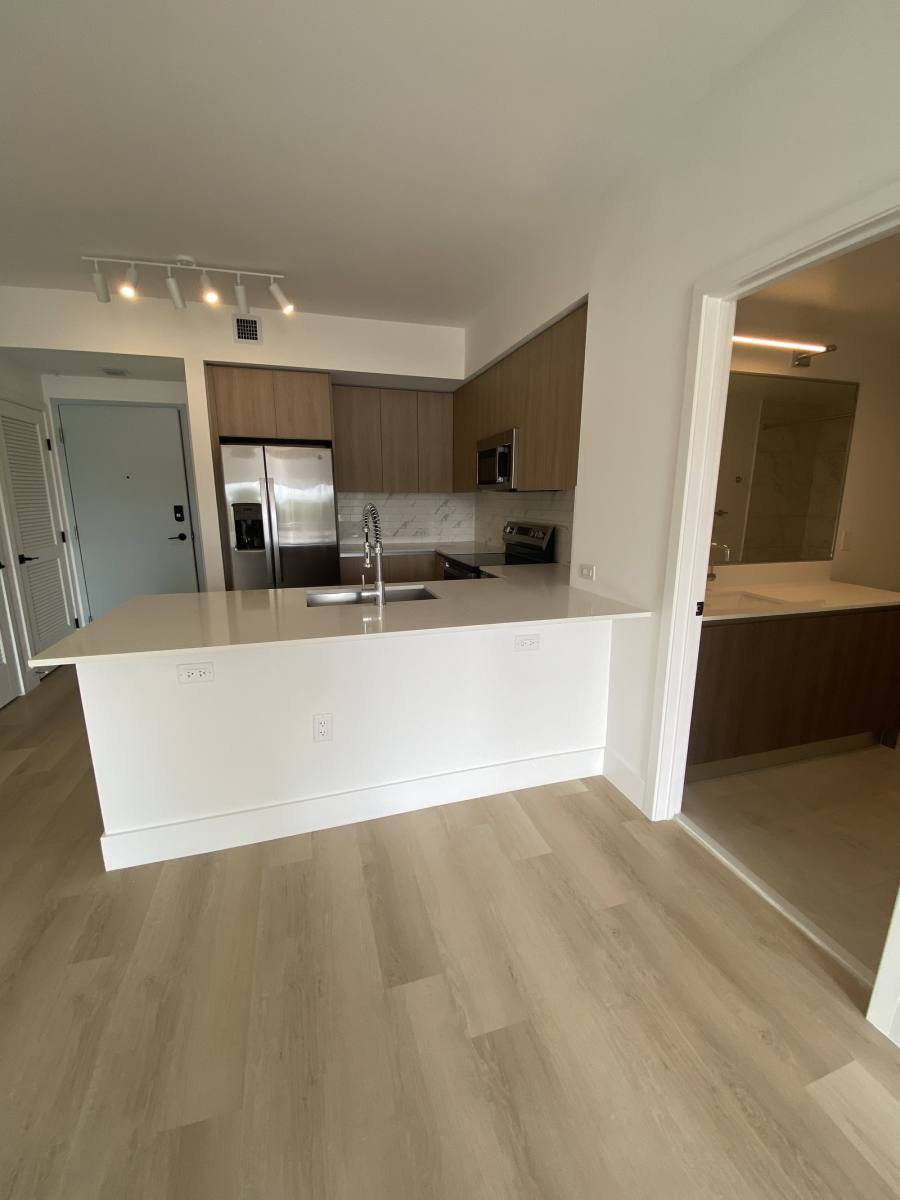 Apartment for rent at 2555 NE 179th St, Miami, FL 33162