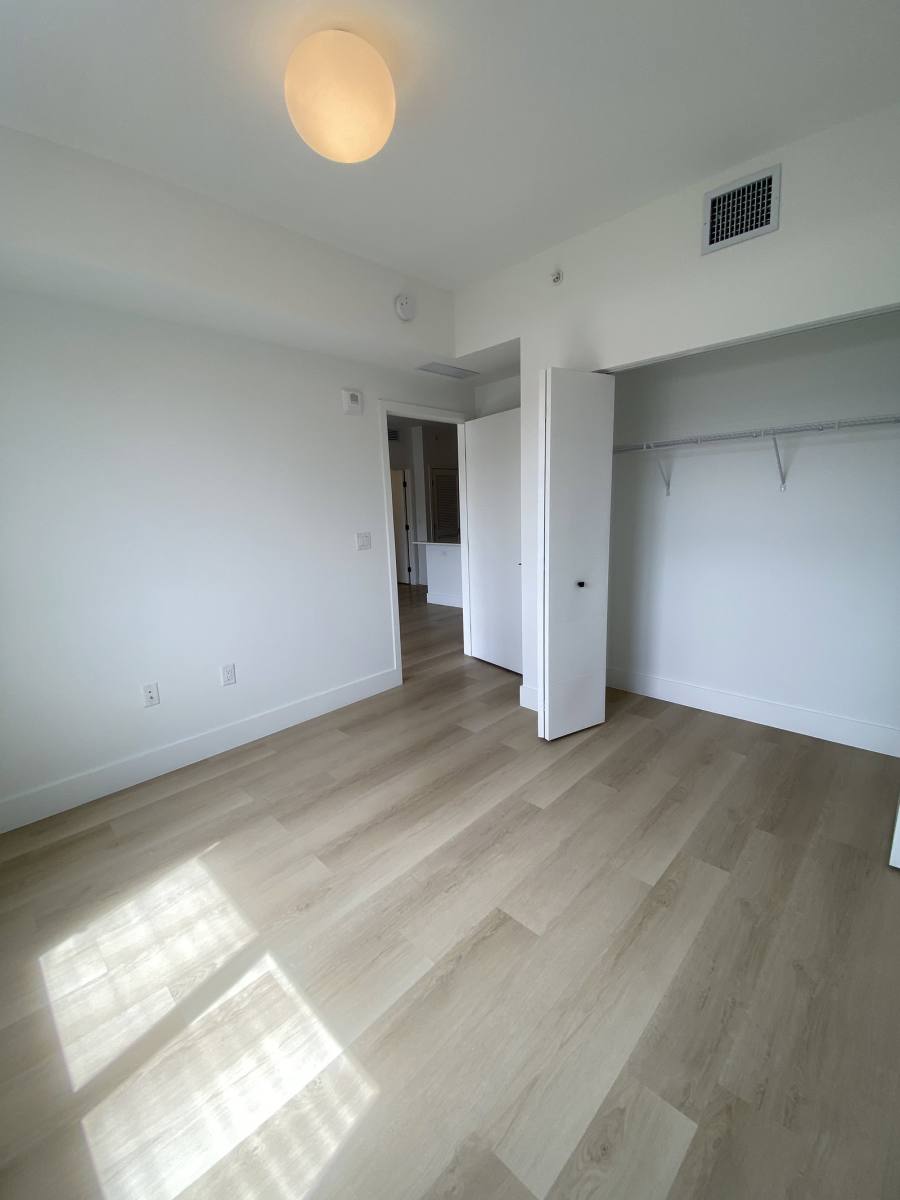 Apartment for rent at 2555 NE 179th St, Miami, FL 33162
