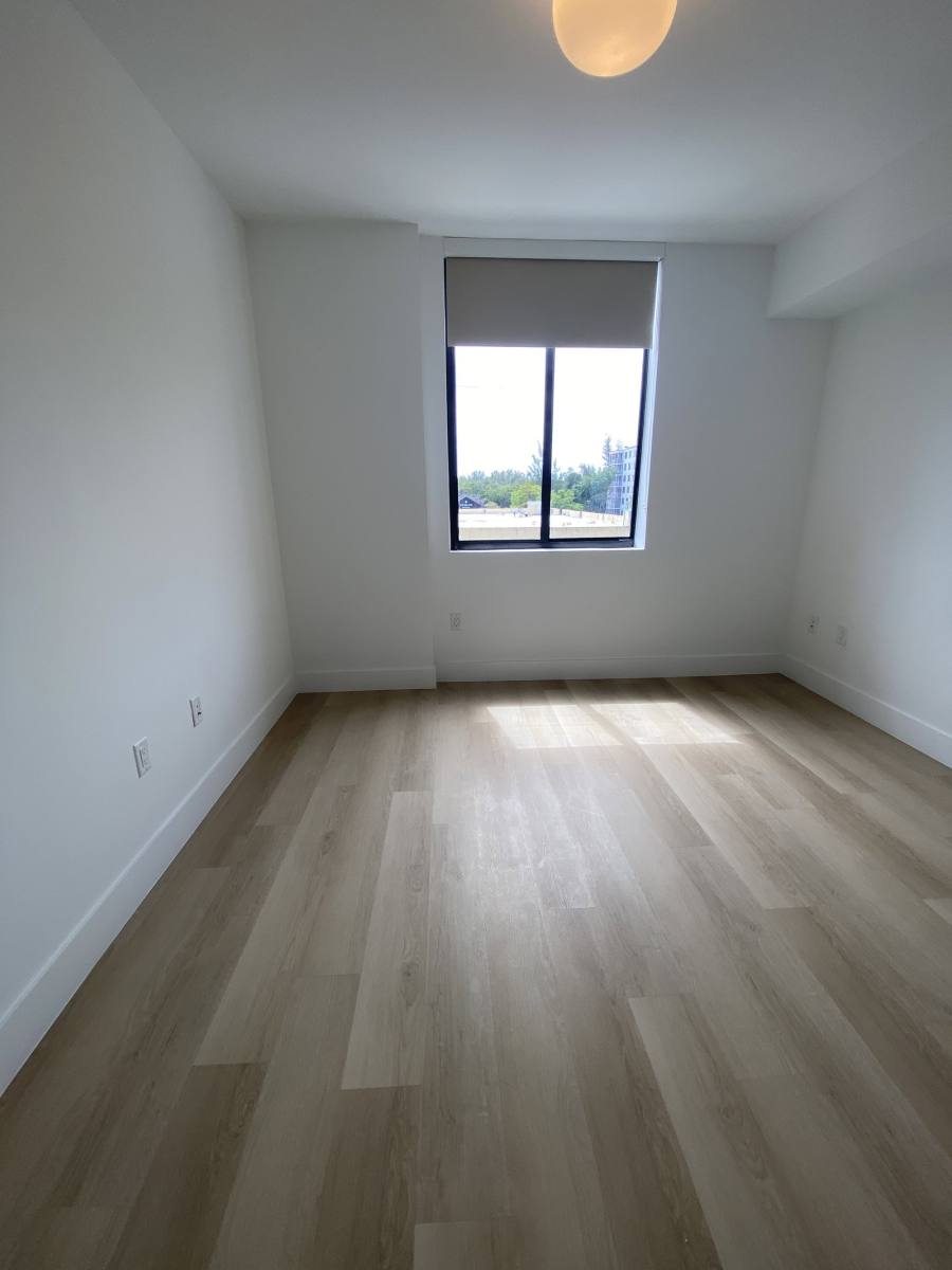 Apartment for rent at 2555 NE 179th St, Miami, FL 33162