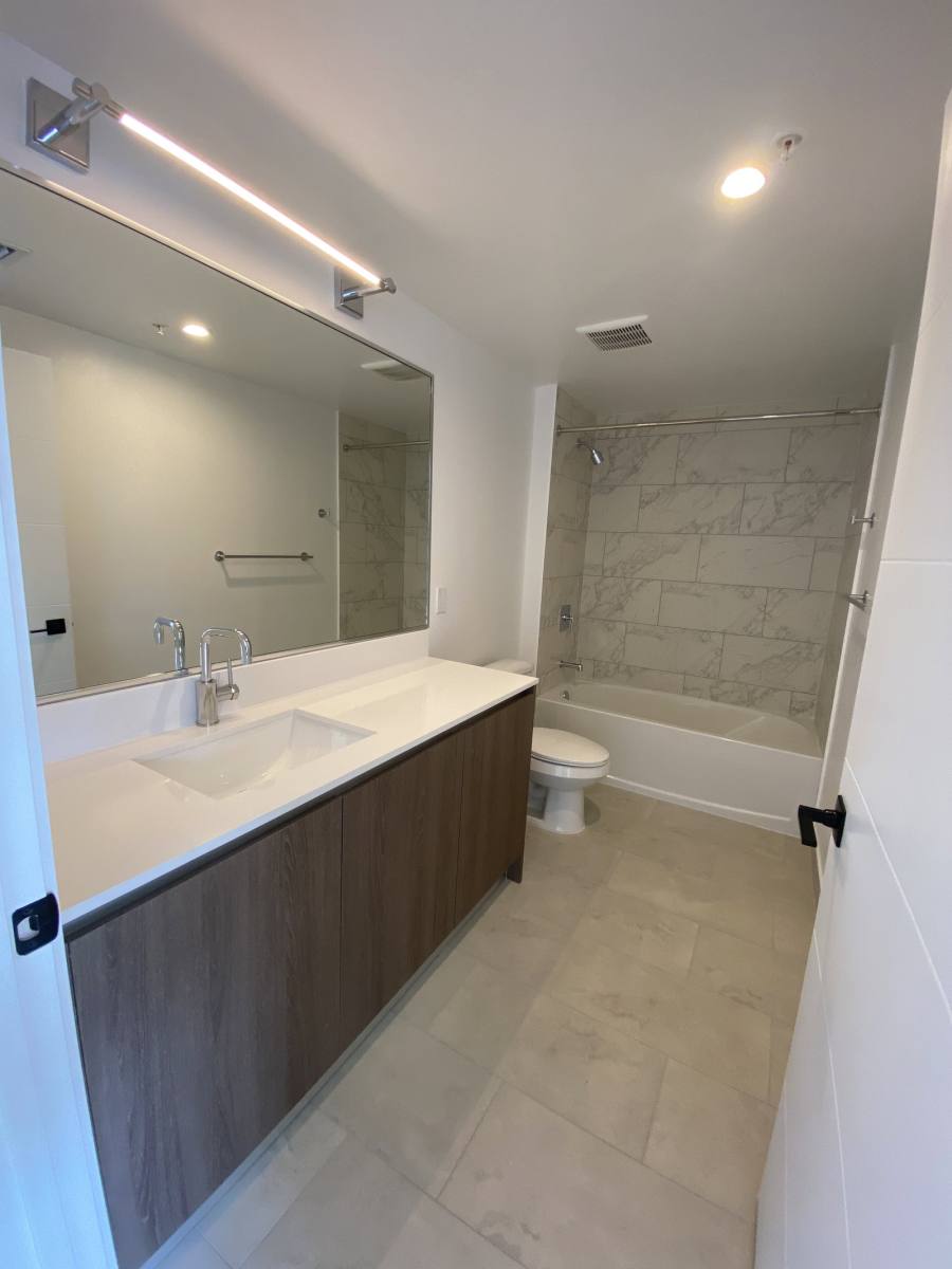 Apartment for rent at 2555 NE 179th St, Miami, FL 33162