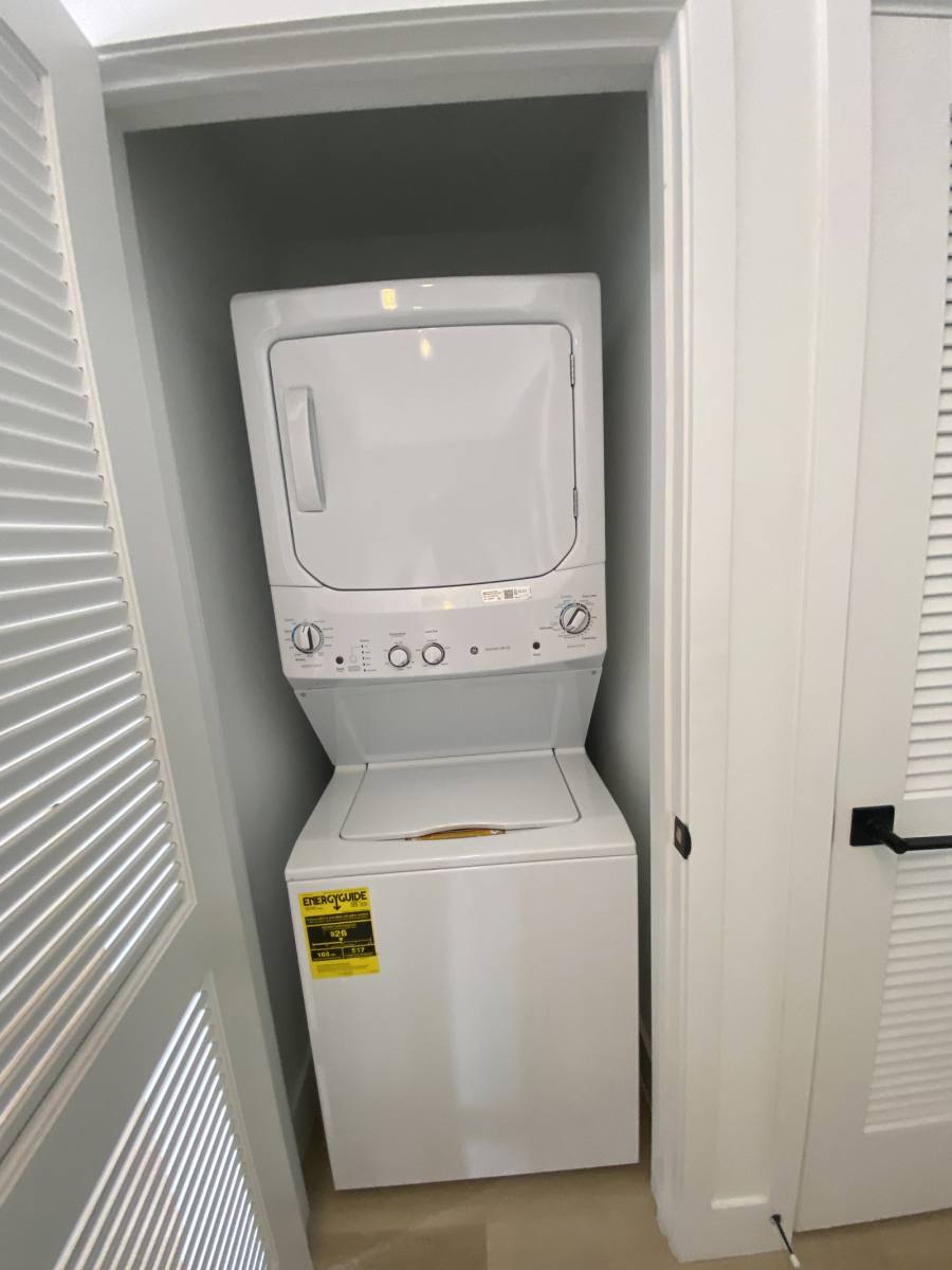 Apartment for rent at 2555 NE 179th St, Miami, FL 33162