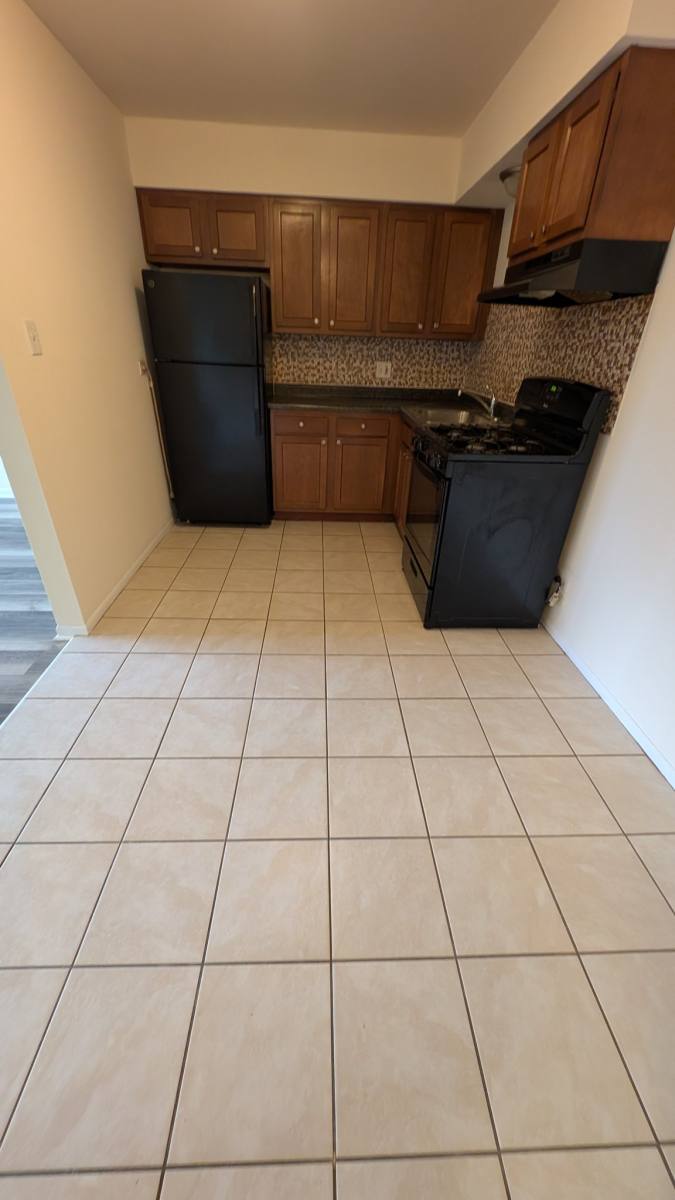 Apartment for rent at 8500 W 87th St #11, Hickory Hills, IL 60457