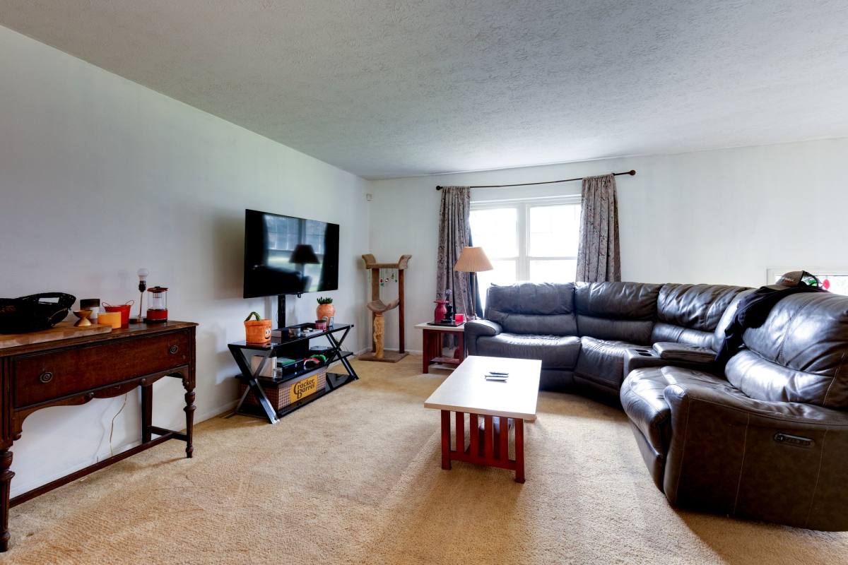 House for rent at 1204 Middlebury Rd, Kent, OH 44240
