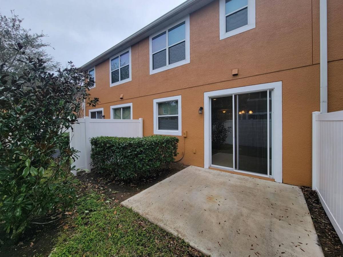 Townhouse for rent at 9571 Silver Buttonwood, Orlando, FL 32832