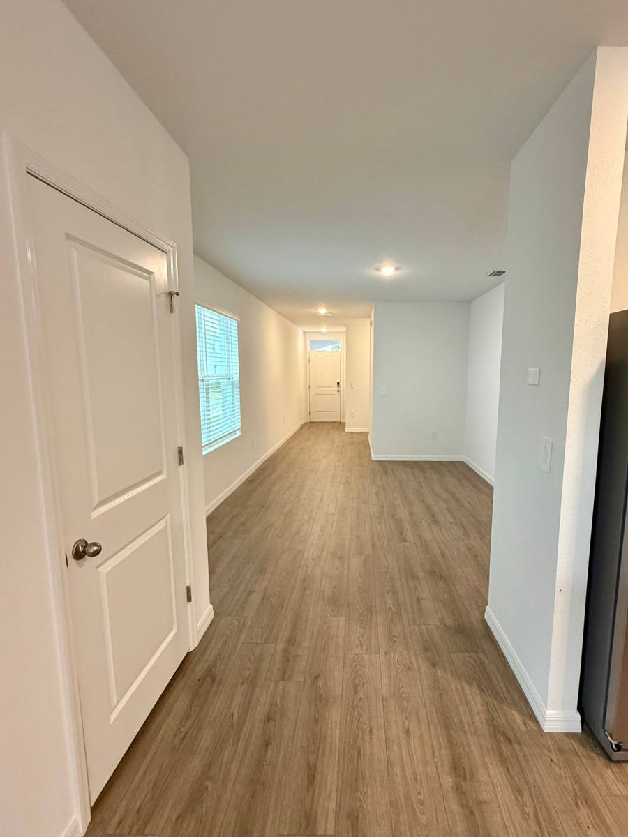 House for rent at 32447 Weathered Oak Dr, Wesley Chapel, FL 33543