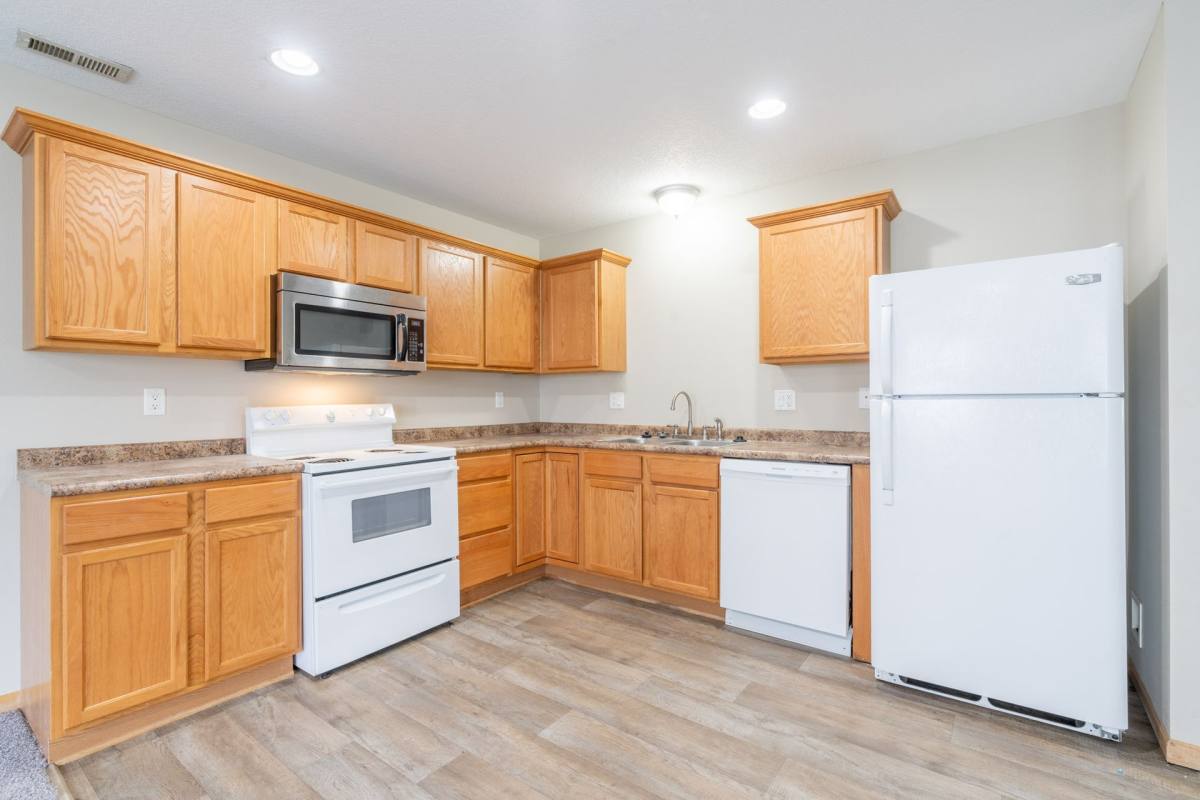 Townhouse for rent at 1136 Redstone Lane, Pleasant Hill, IA 50327