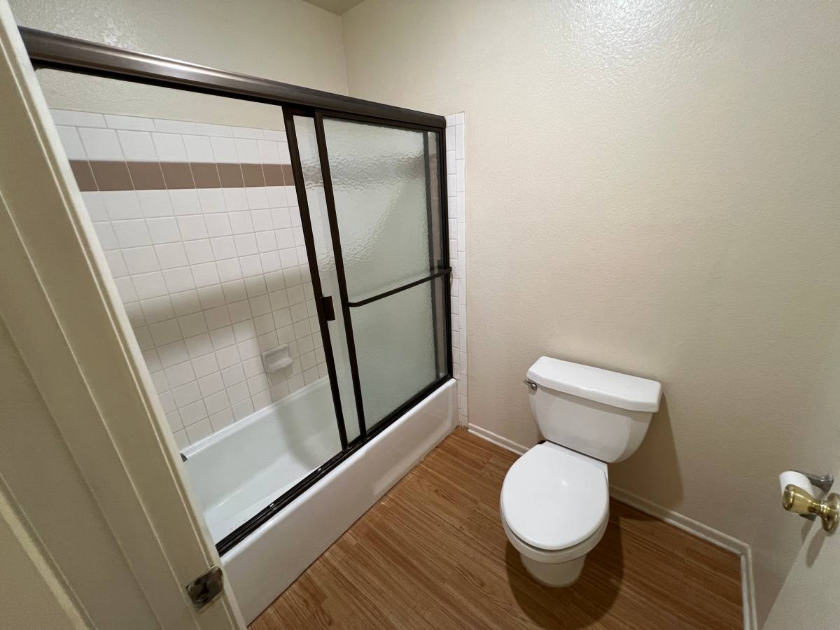 Apartment for rent at 1517 Rock Glen Ave #204, Glendale, CA 91205