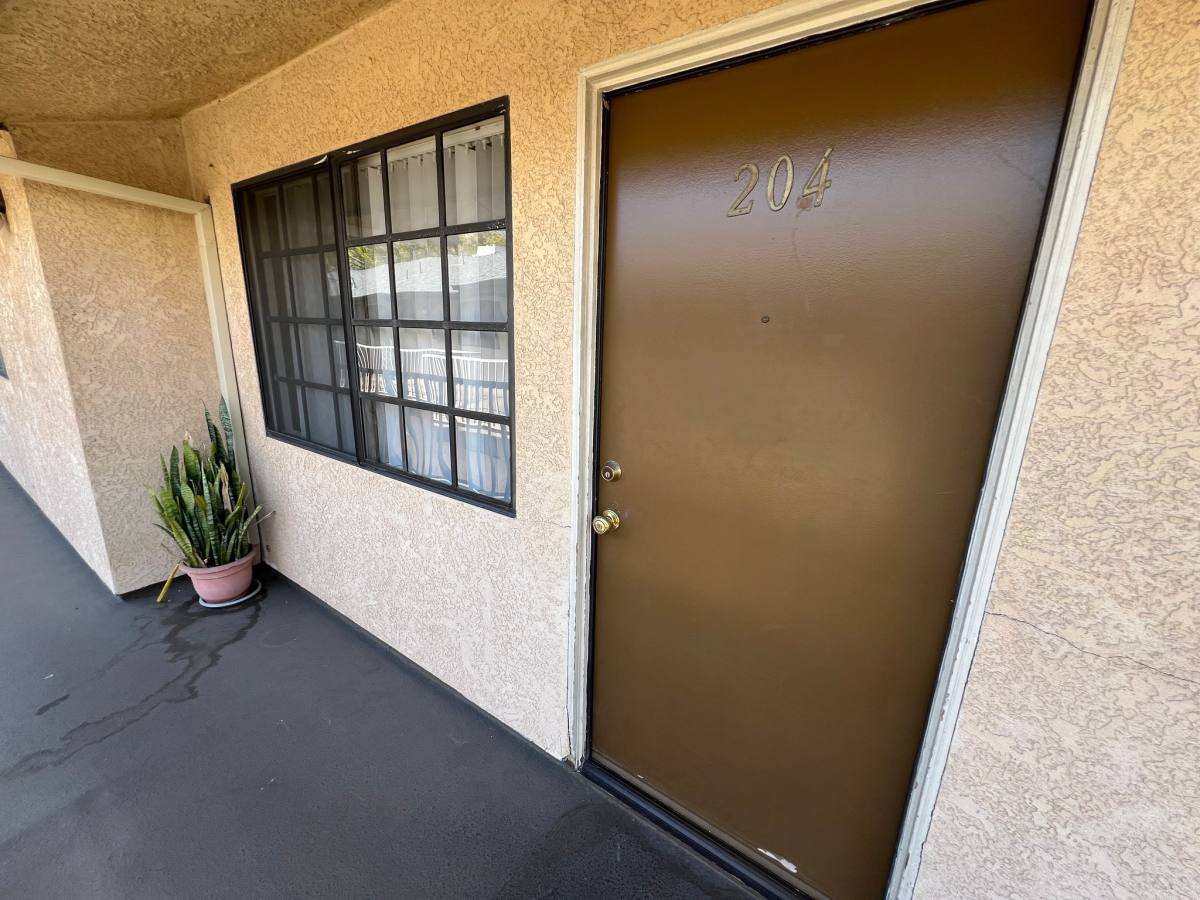 Apartment for rent at 1517 Rock Glen Ave #204, Glendale, CA 91205