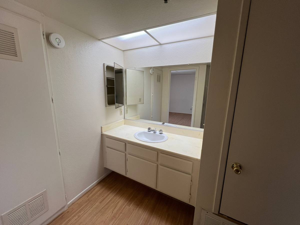 Apartment for rent at 1517 Rock Glen Ave #204, Glendale, CA 91205