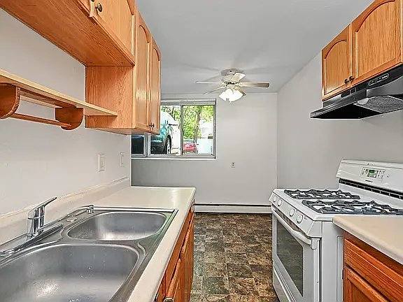 Apartment for rent at 515 5th St SE #3, Minneapolis, MN 55414