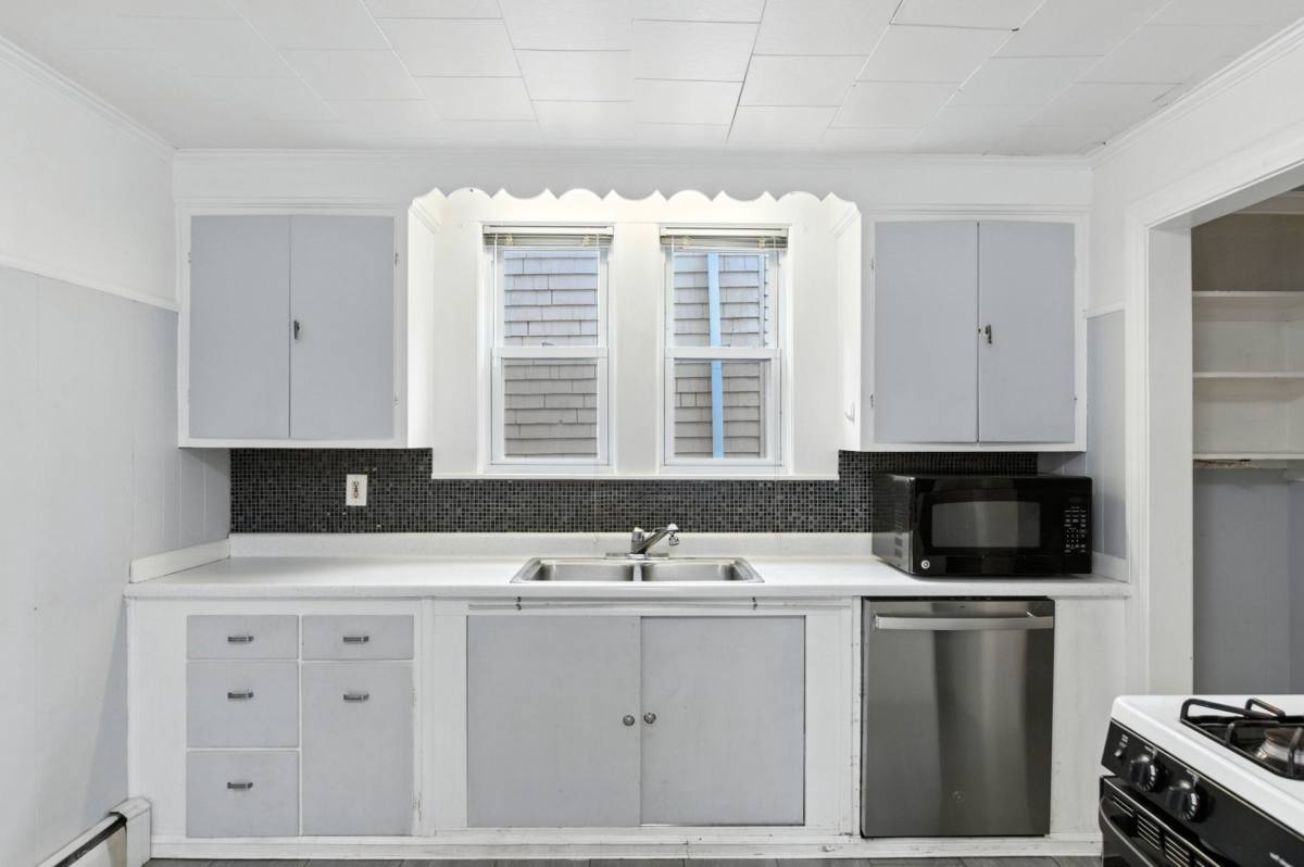 Apartment for rent at 547 Broadway #1B, Somerville, MA 02145