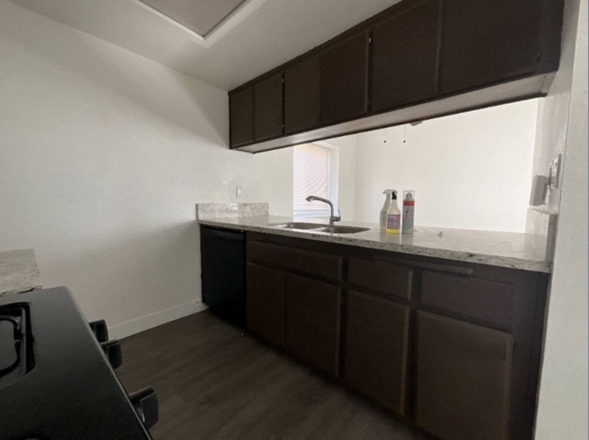 Apartment for rent at 15866 Sago Rd, Apple Valley, CA 92307