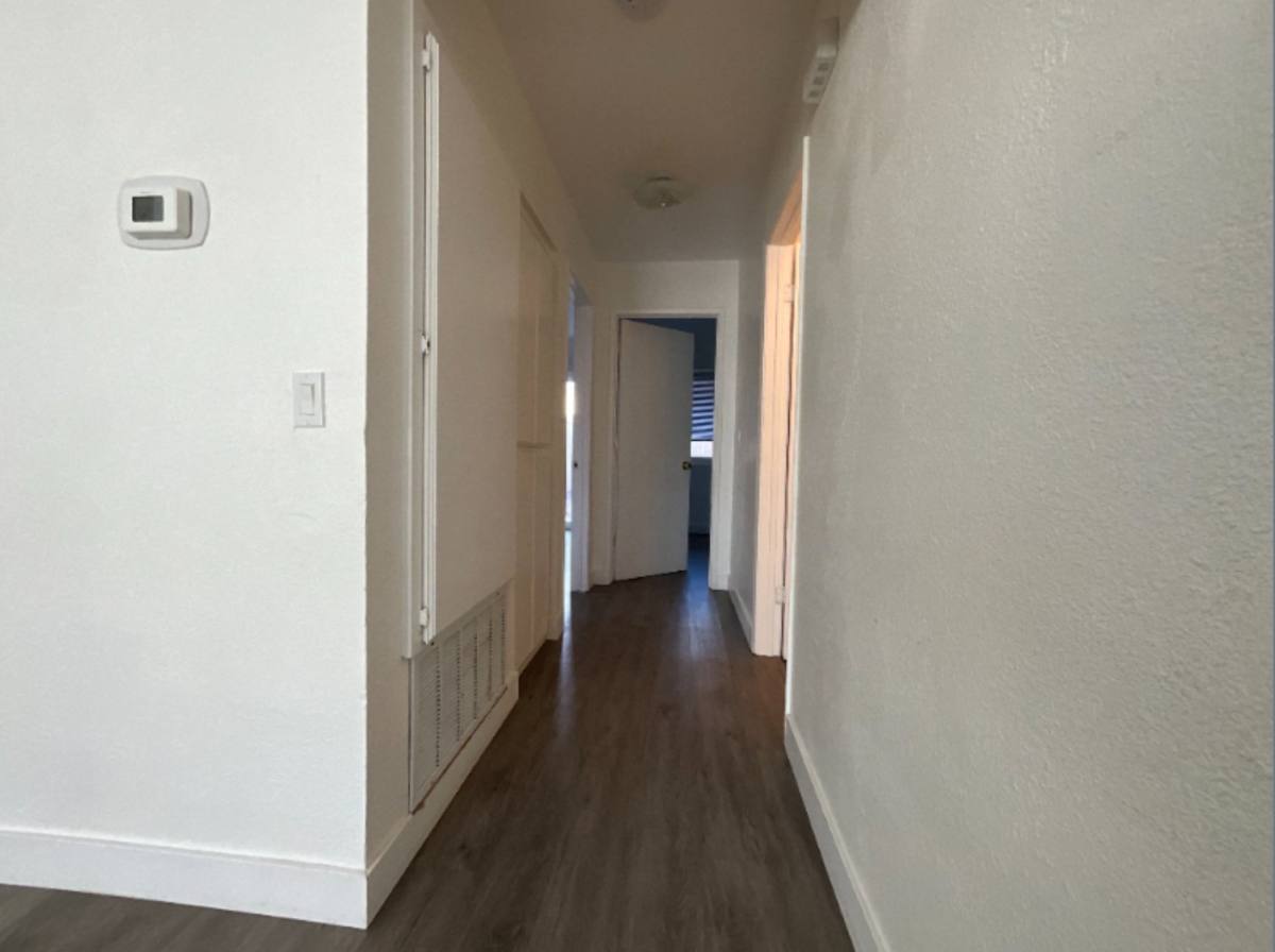 Apartment for rent at 15866 Sago Rd, Apple Valley, CA 92307
