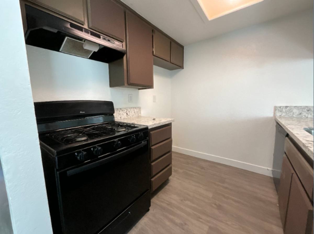 Apartment for rent at 15866 Sago Rd, Apple Valley, CA 92307