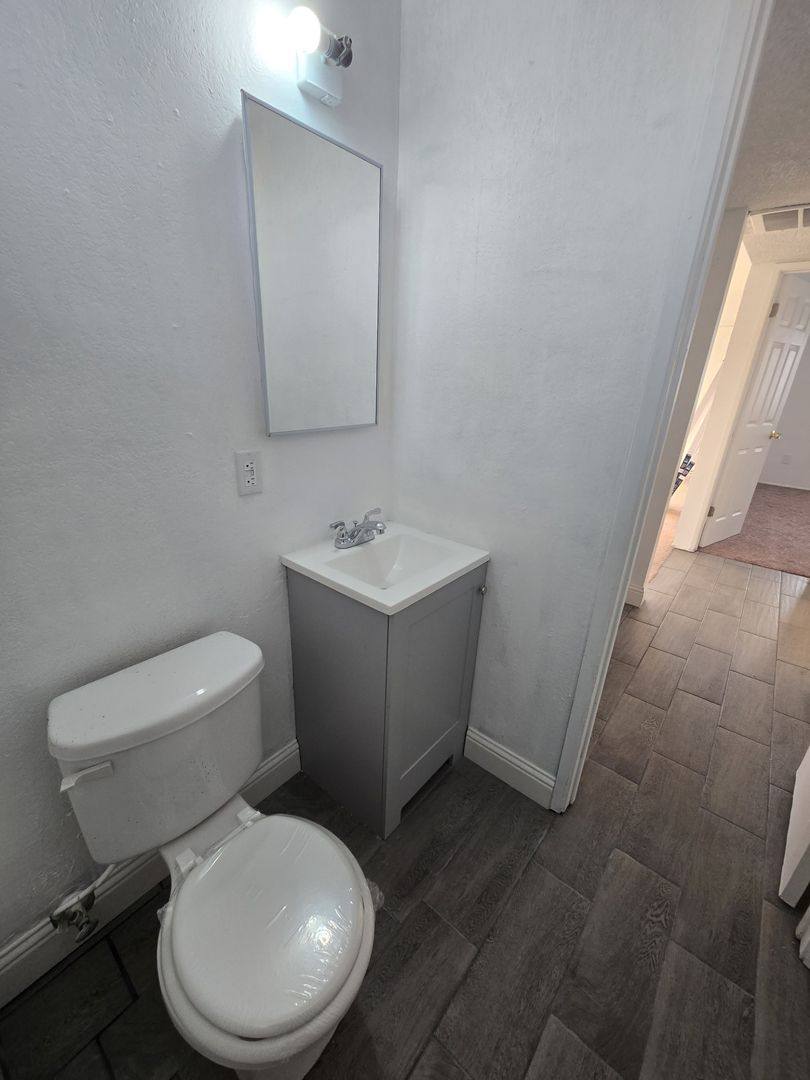 Apartment for rent at 710 N Chester Ave, Bakersfield, CA 93308