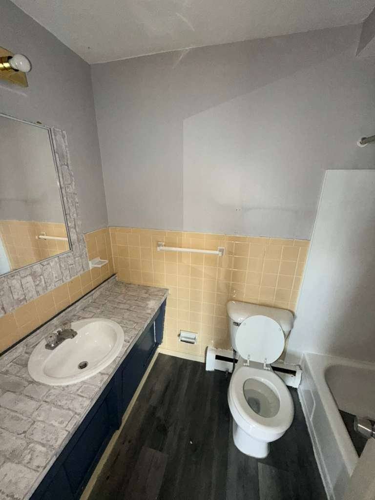 Apartment for rent at 3265 E 143rd St #303, Cleveland, OH 44120