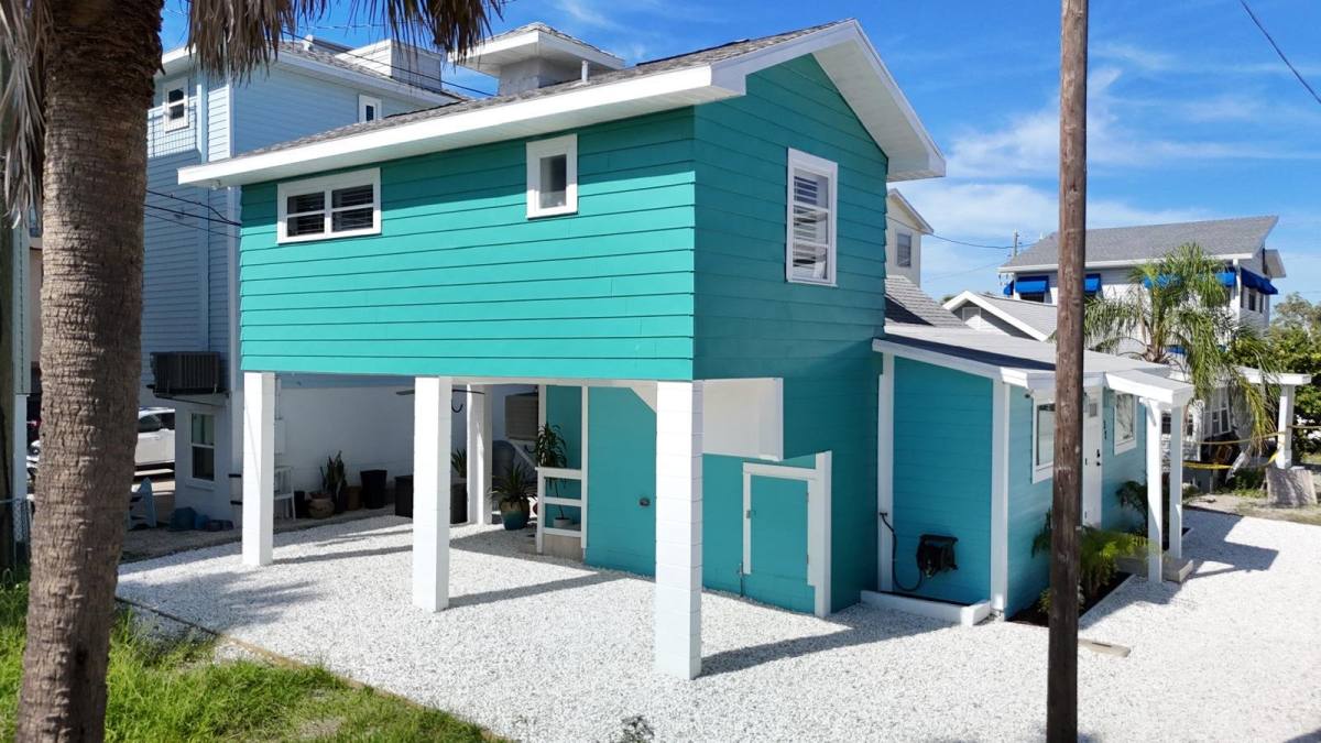 House for rent at 37 80th Terrace, Saint Petersburg, FL 33706