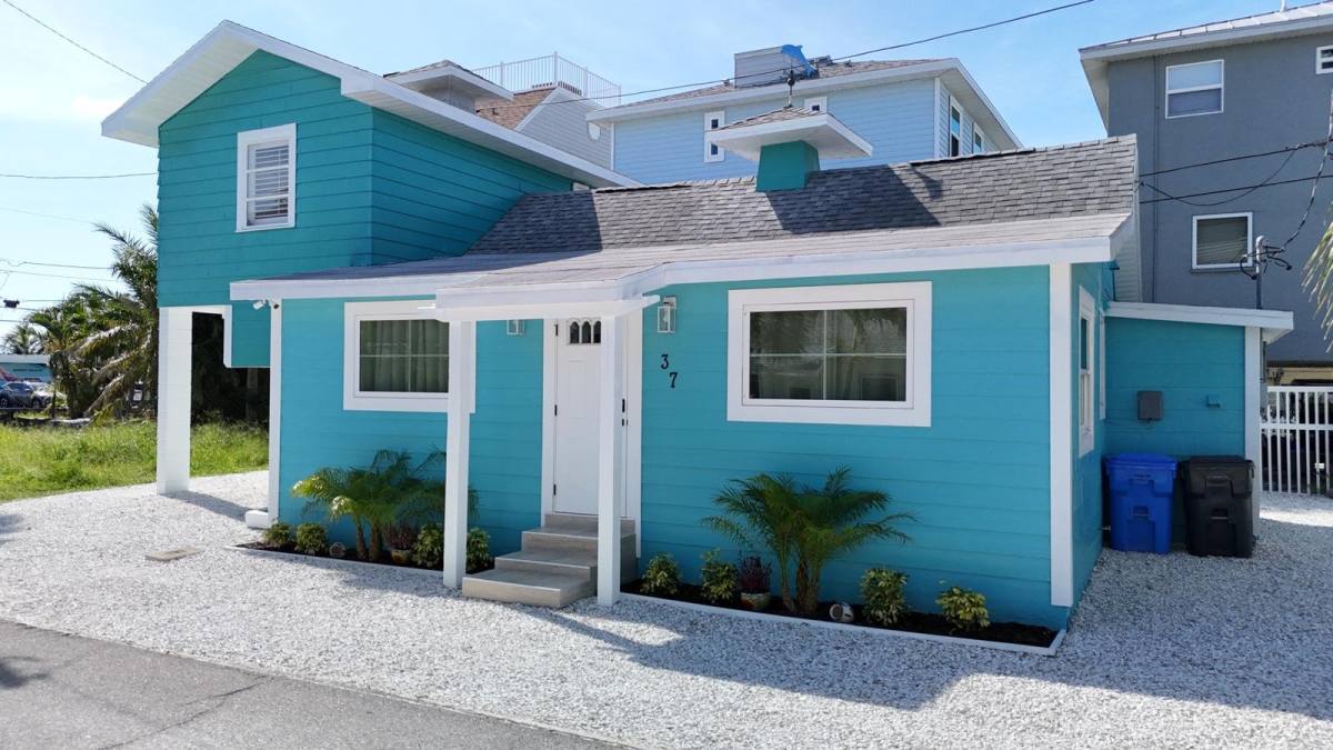 House for rent at 37 80th Terrace, Saint Petersburg, FL 33706