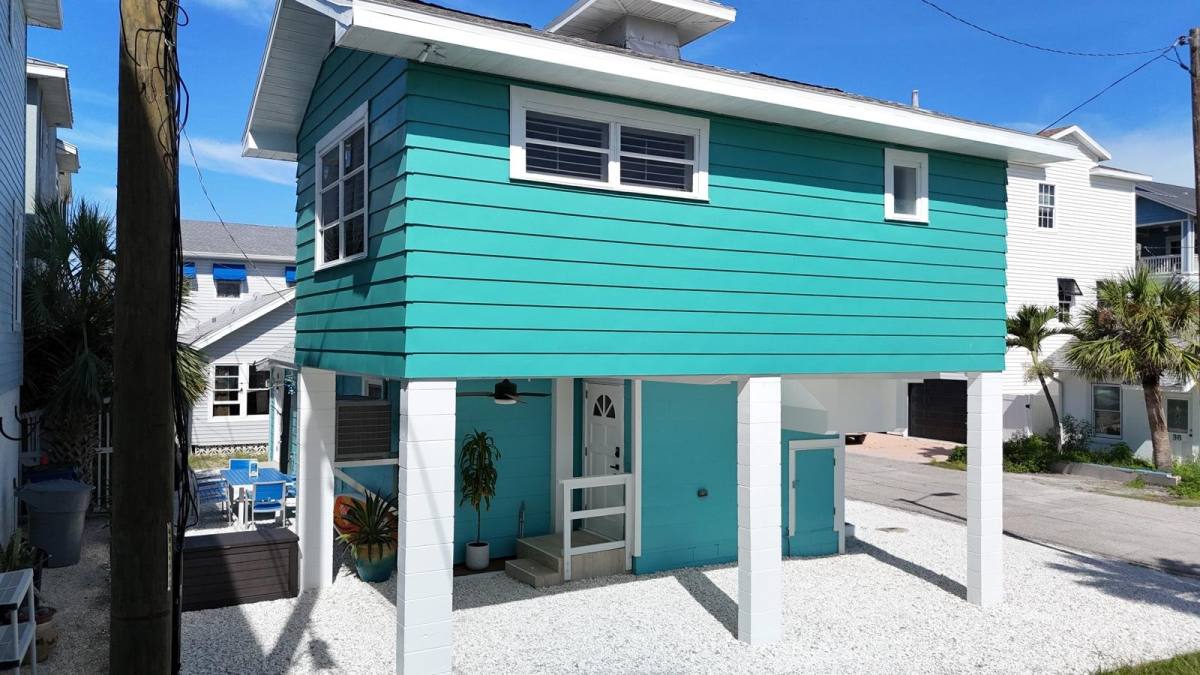 House for rent at 37 80th Terrace, Saint Petersburg, FL 33706