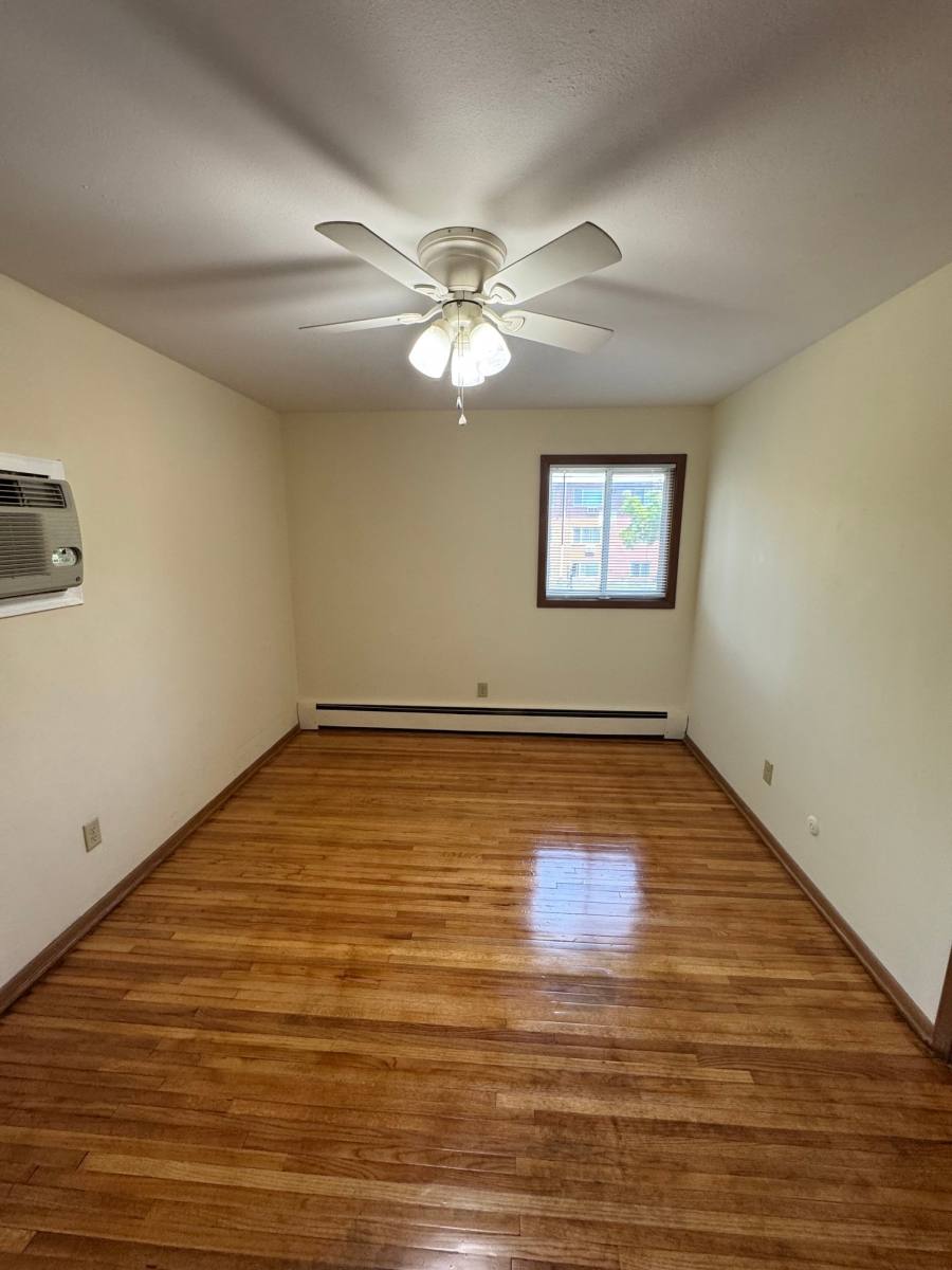 Apartment for rent at 464 W Maryland Ave #7, Saint Paul, MN 55117