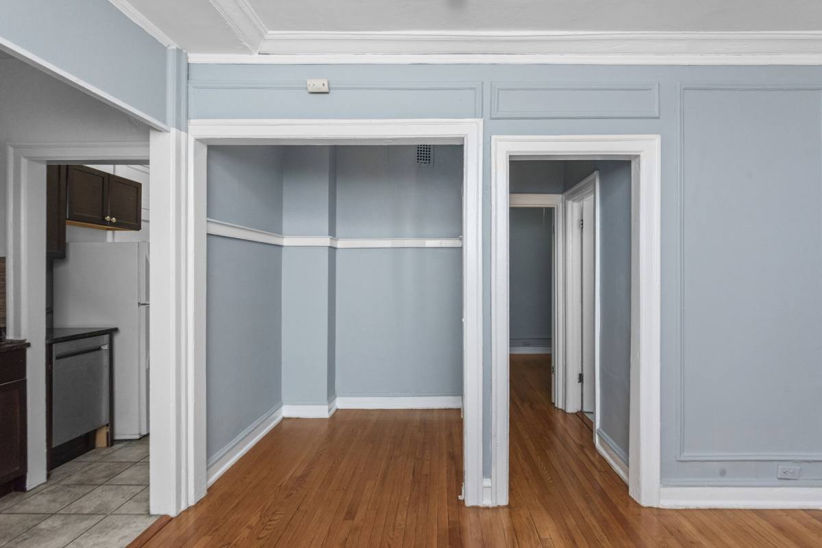 Apartment for rent at 1361 W Estes Ave, Chicago, IL 60626