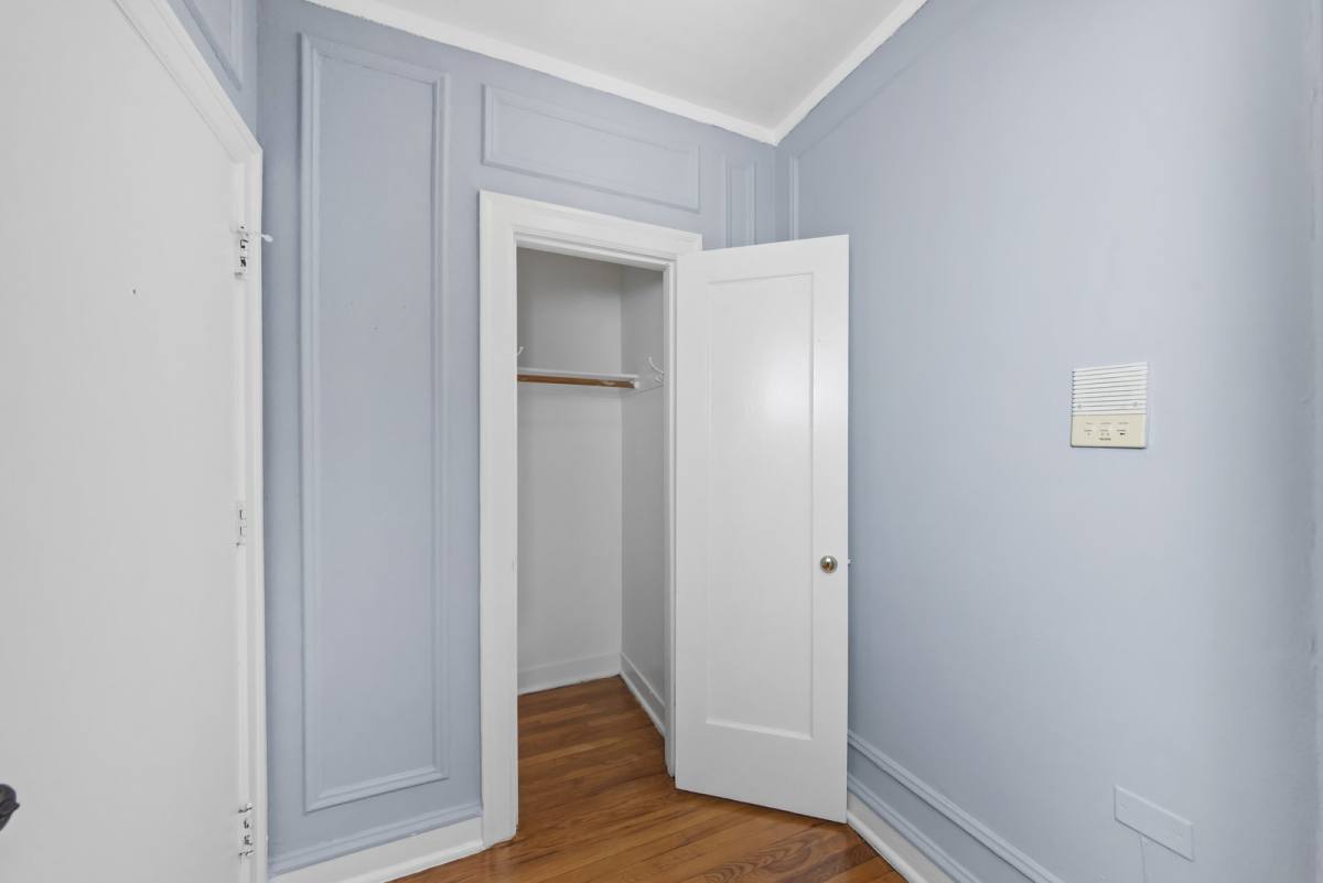 Apartment for rent at 1361 W Estes Ave, Chicago, IL 60626