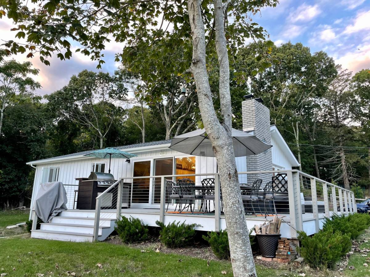 House for rent at 6 Community Dr, Shelter Island, NY 11964
