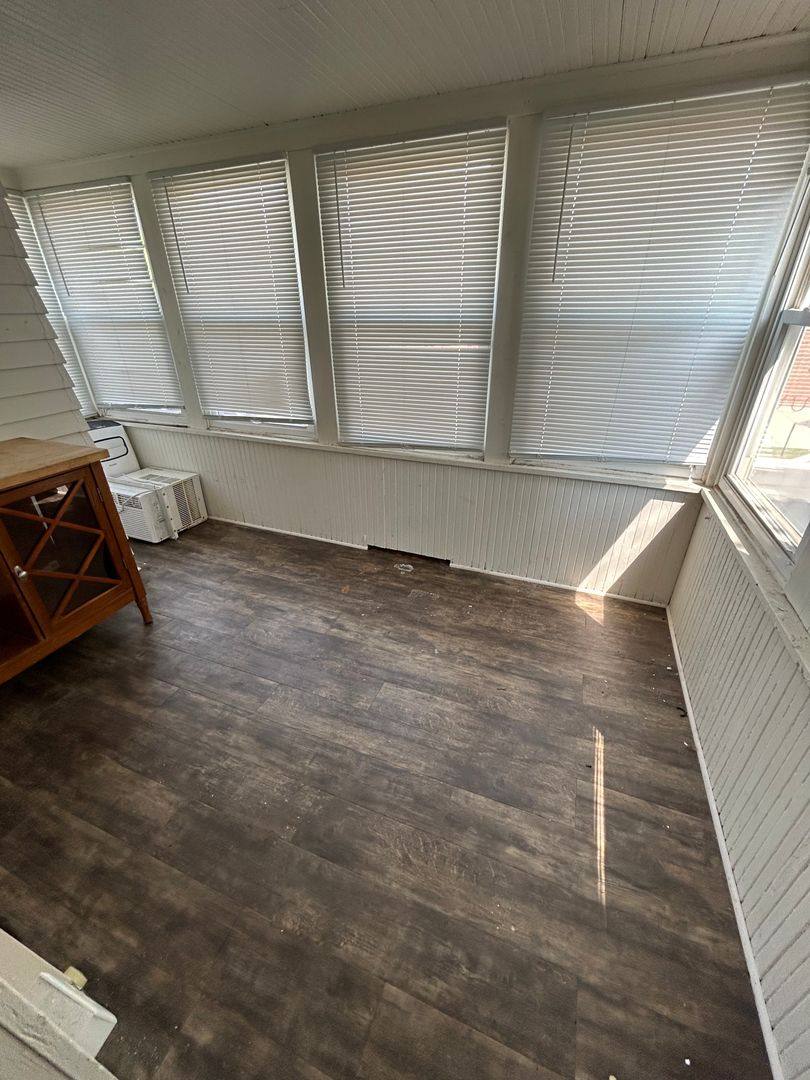 Apartment for rent at 1621 Charles St, La Crosse, WI 54603