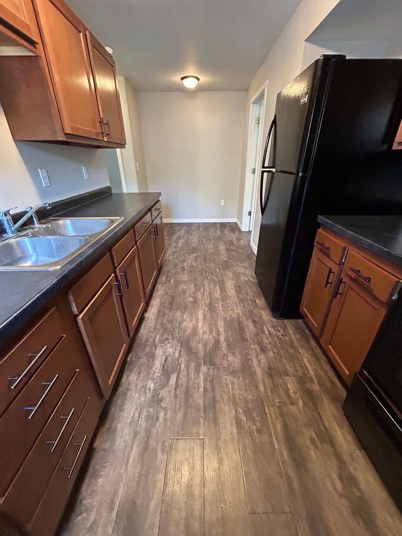 Apartment for rent at 1621 Charles St, La Crosse, WI 54603