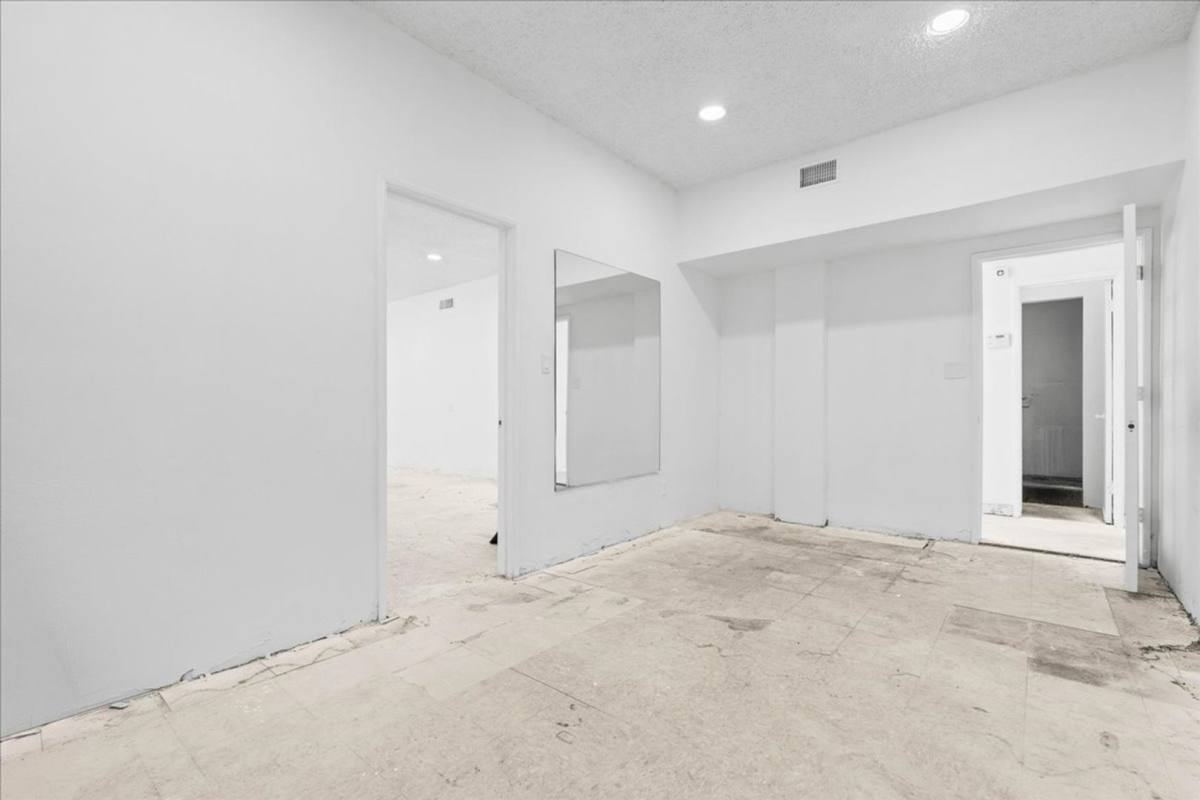 Apartment for rent at 7969 Foothill Blvd, Sunland, CA 91040