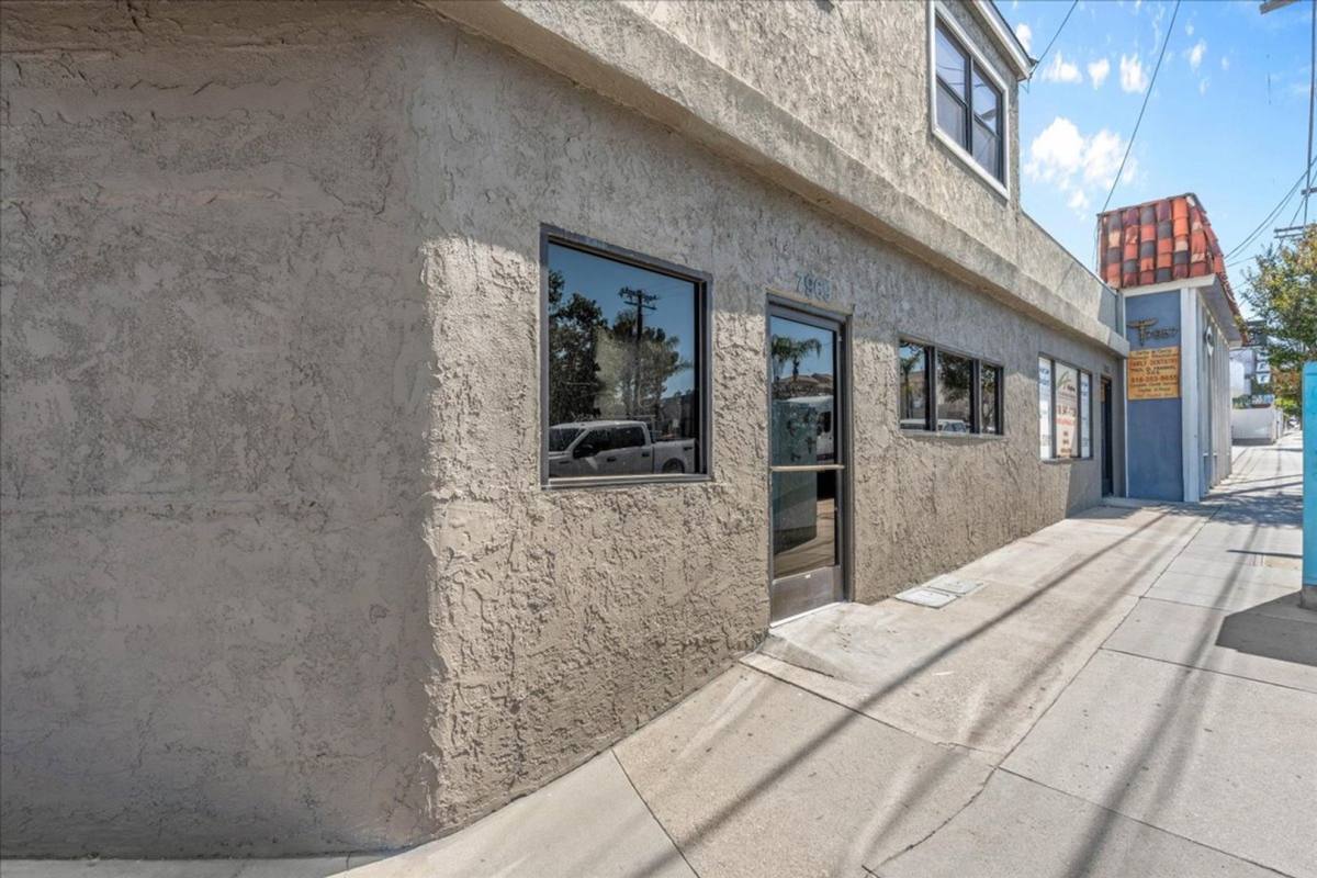Apartment for rent at 7969 Foothill Blvd, Sunland, CA 91040