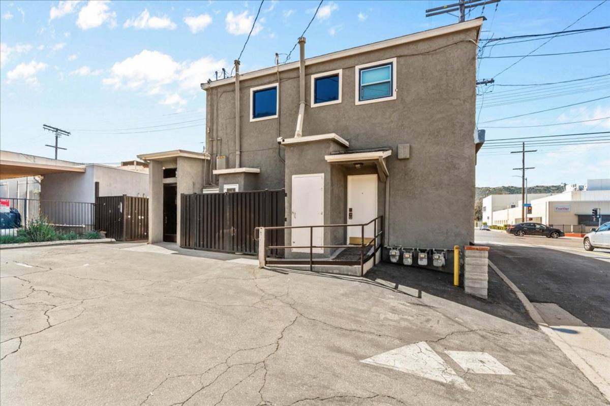 Apartment for rent at 7969 Foothill Blvd, Sunland, CA 91040
