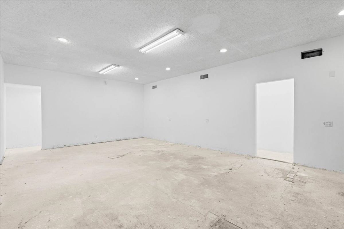 Apartment for rent at 7969 Foothill Blvd, Sunland, CA 91040