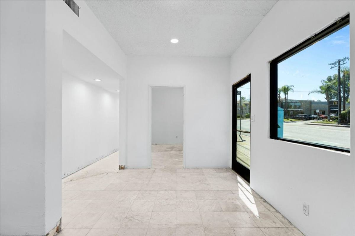 Apartment for rent at 7969 Foothill Blvd, Sunland, CA 91040