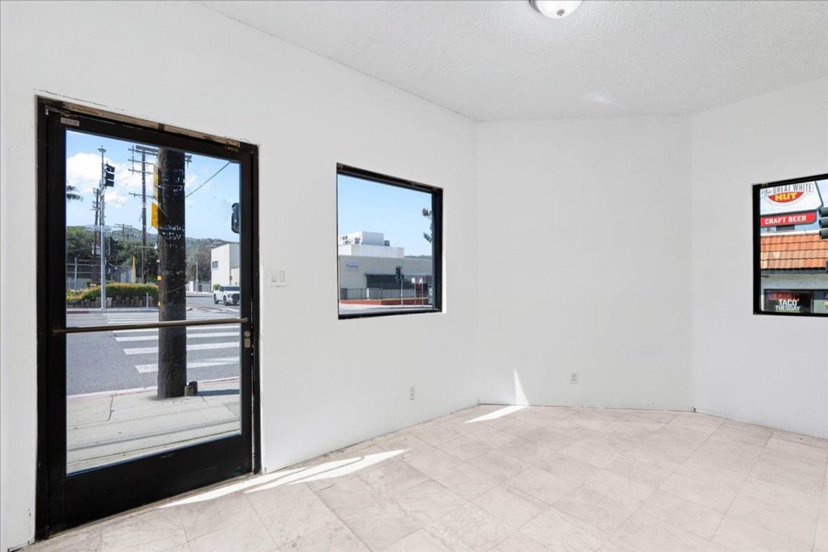 Apartment for rent at 7969 Foothill Blvd, Sunland, CA 91040