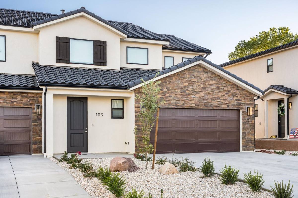 House for rent at 1060 Province Way, Saint George, UT 84770