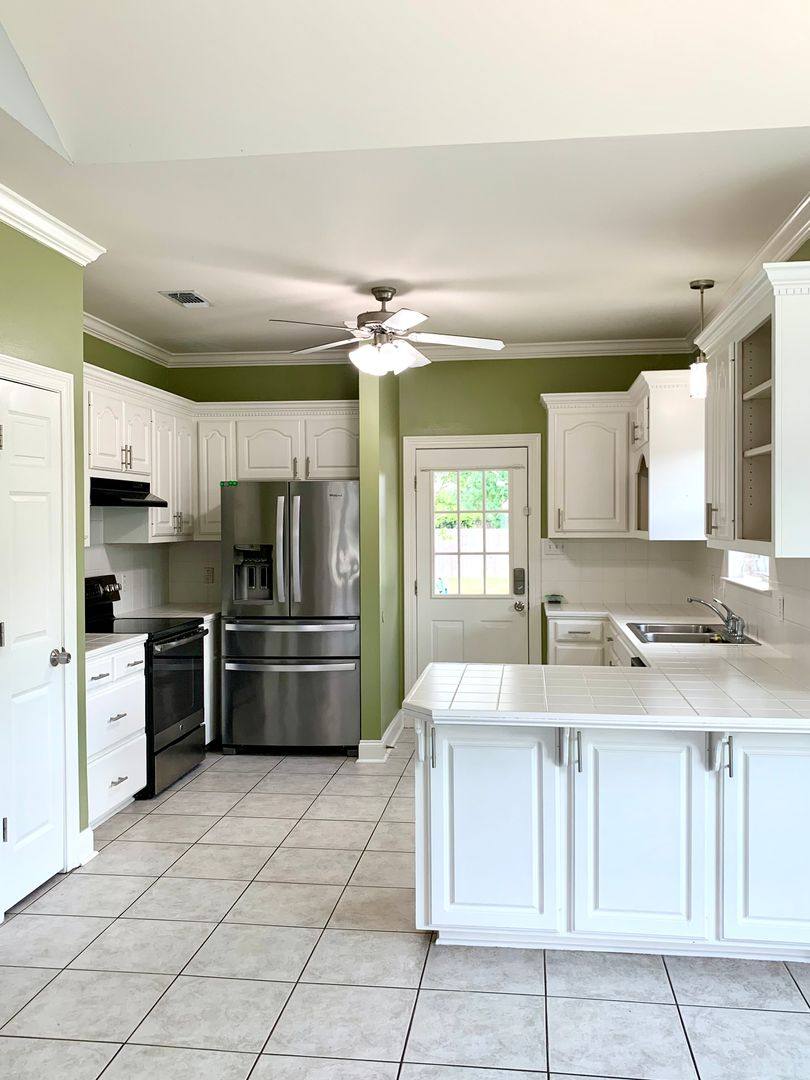 House for rent at 12186 Sundown Dr, Denham Springs, LA 70726