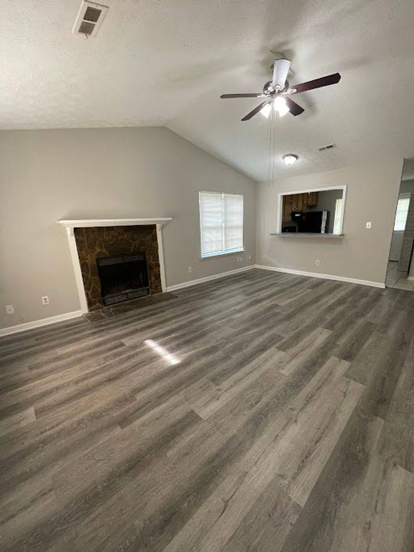 Apartment for rent at 105 Fruitwood Trace, Riverdale, GA 30296
