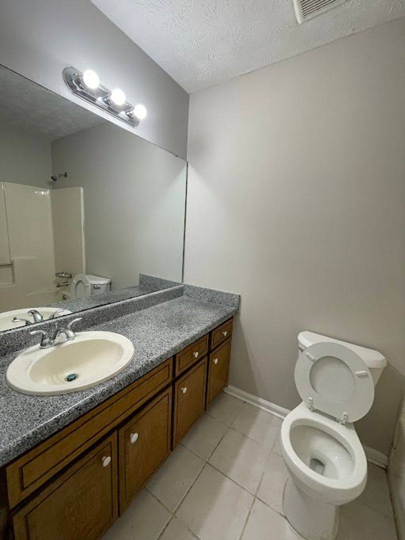 Apartment for rent at 105 Fruitwood Trace, Riverdale, GA 30296